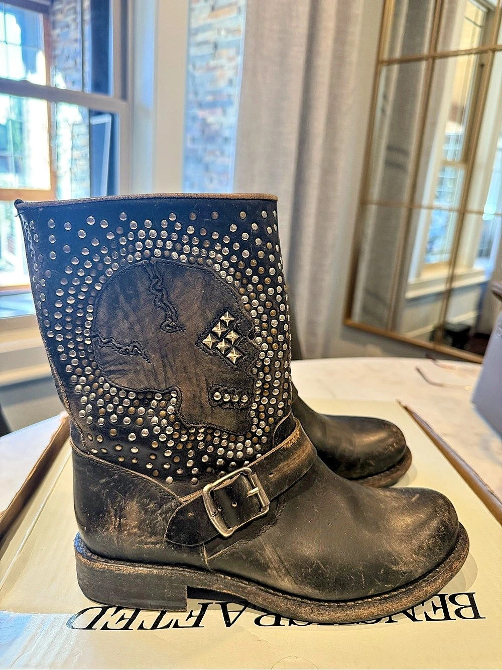 Frye  Jenna Skull Stud Short Skull Stud Short Boots Black US 7 - Picture 2 of 9